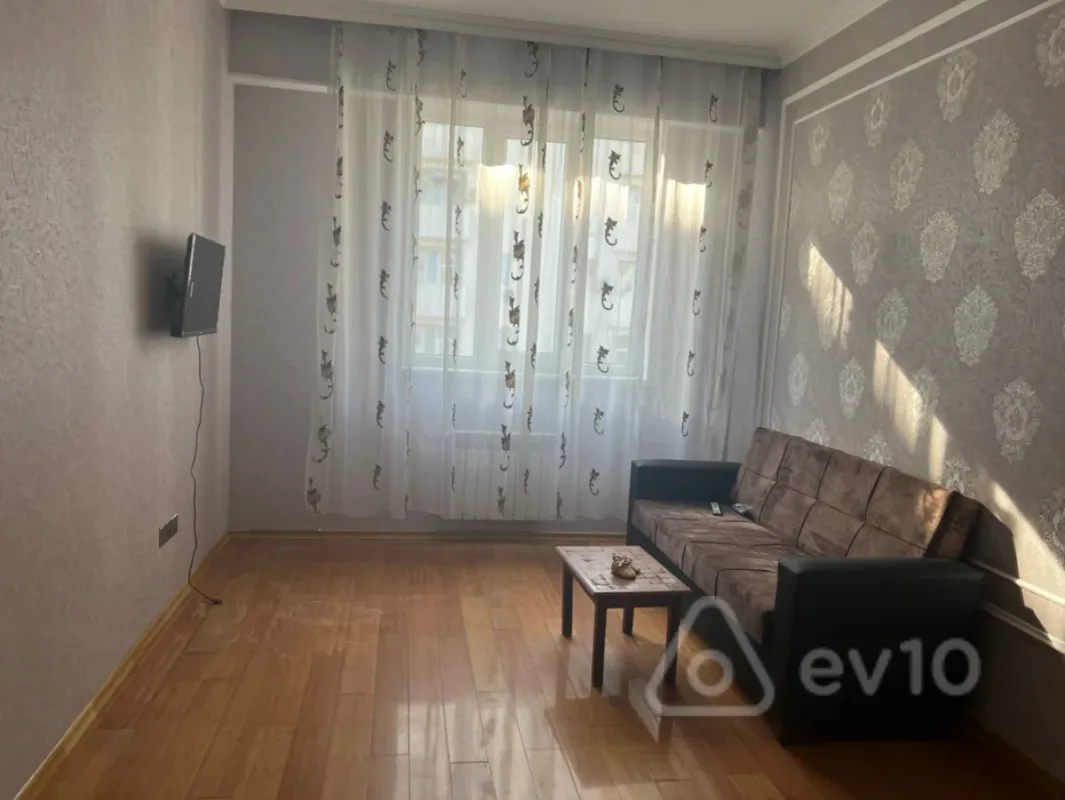Kirayə verilir 2 otaqlı yeni tikili 65 m²