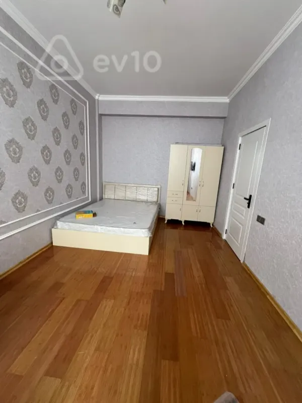 Kirayə verilir 2 otaqlı yeni tikili 65 m²