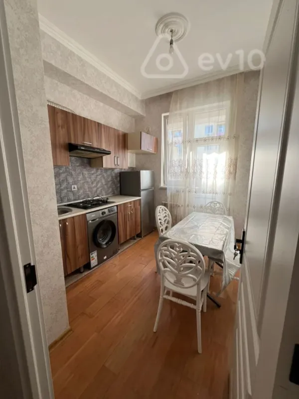 Kirayə verilir 2 otaqlı yeni tikili 65 m²