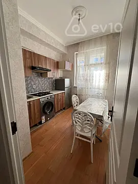 Kirayə verilir 2 otaqlı yeni tikili 65 m²