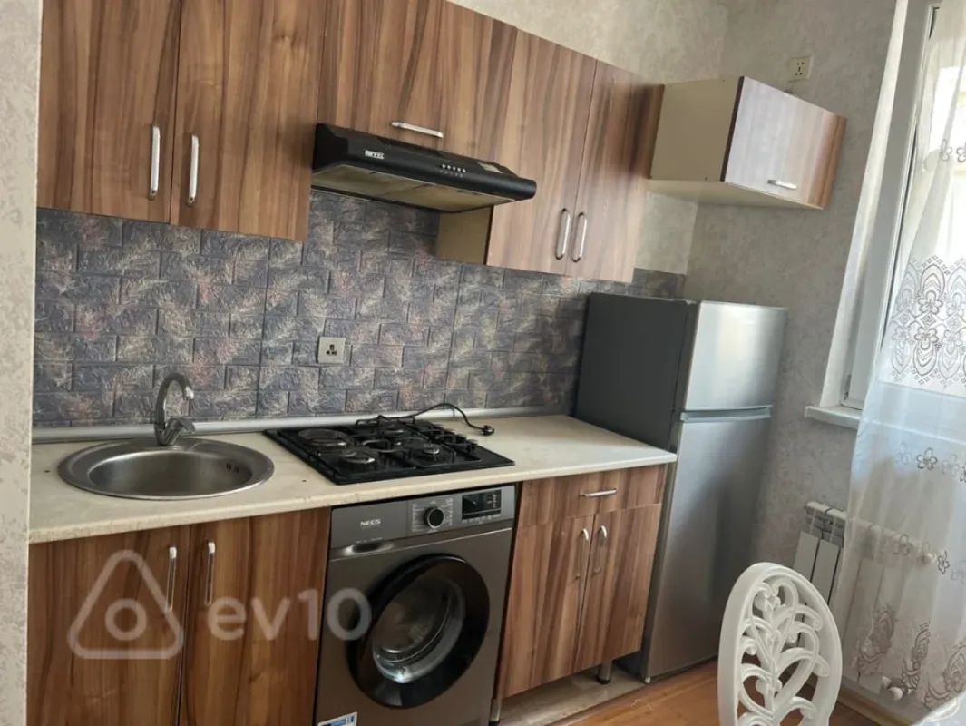 Kirayə verilir 2 otaqlı yeni tikili 65 m²