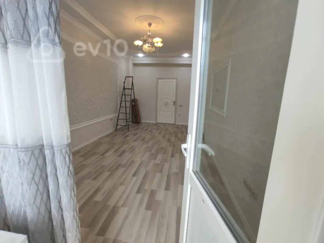 Satılır 2 otaqlı yeni tikili 65 m²