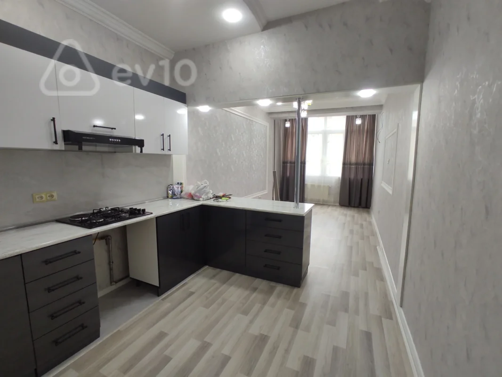 Satılır 2 otaqlı yeni tikili 65 m²