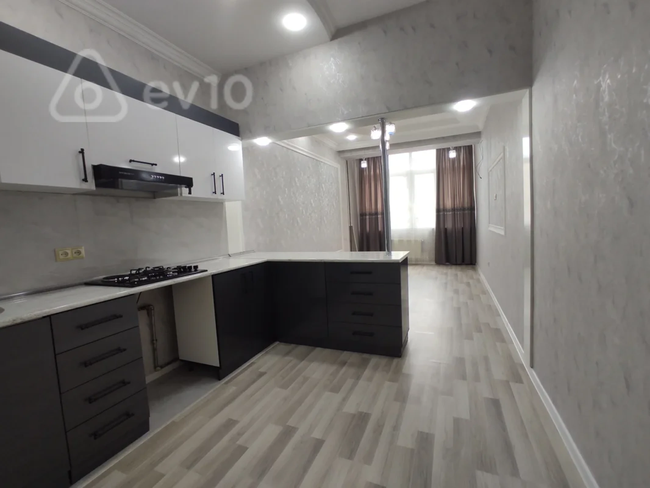 Satılır 2 otaqlı yeni tikili 65 m²
