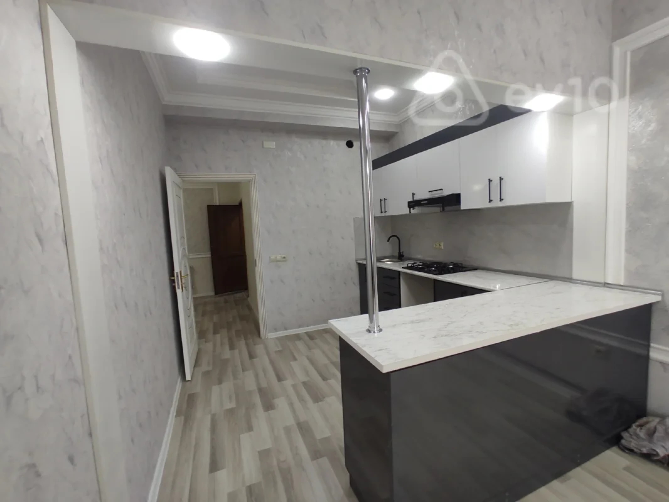 Satılır 2 otaqlı yeni tikili 65 m²