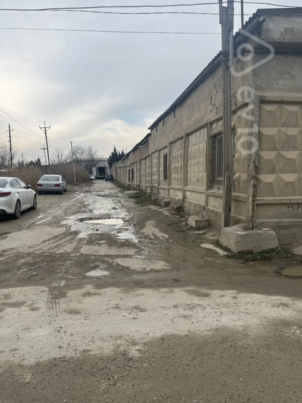 Satılır 15 otaqlı həyət evi 650 m²