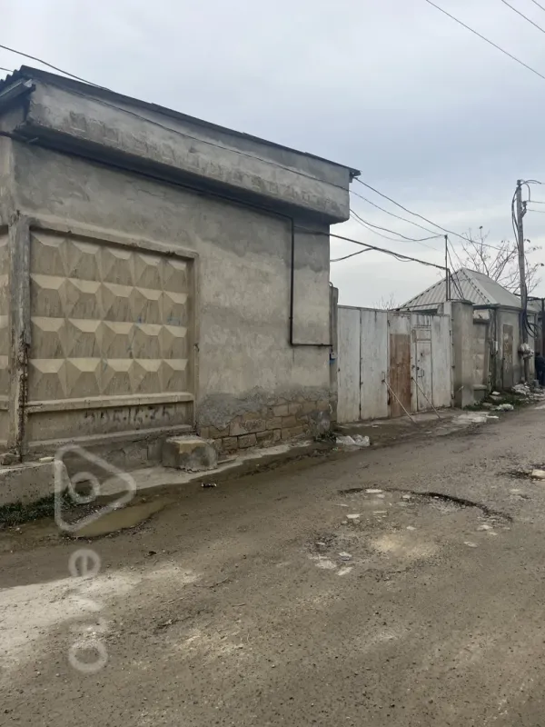 Satılır 15 otaqlı həyət evi 650 m²