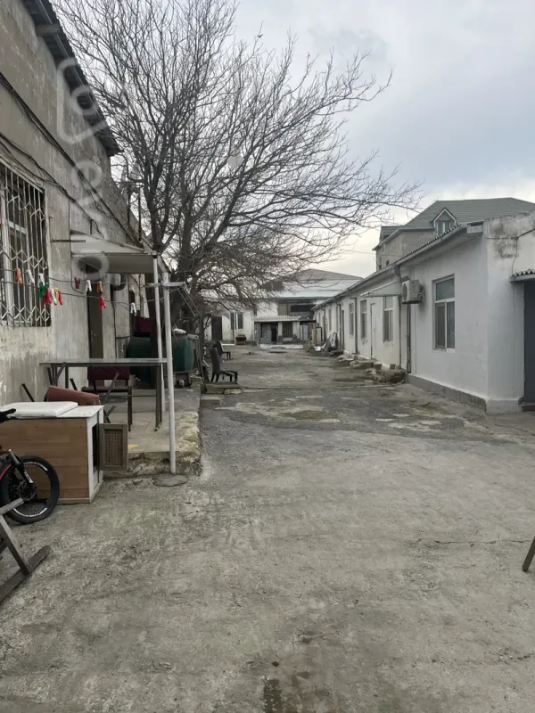Satılır 15 otaqlı həyət evi 650 m²