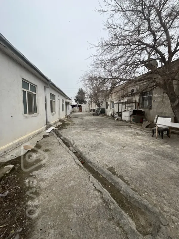 Satılır 15 otaqlı həyət evi 650 m²