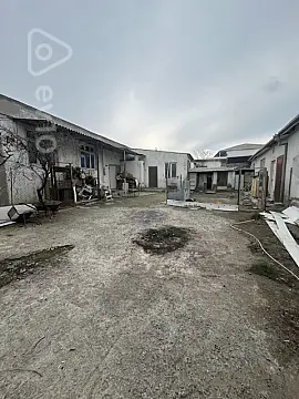 Satılır 15 otaqlı həyət evi 650 m²