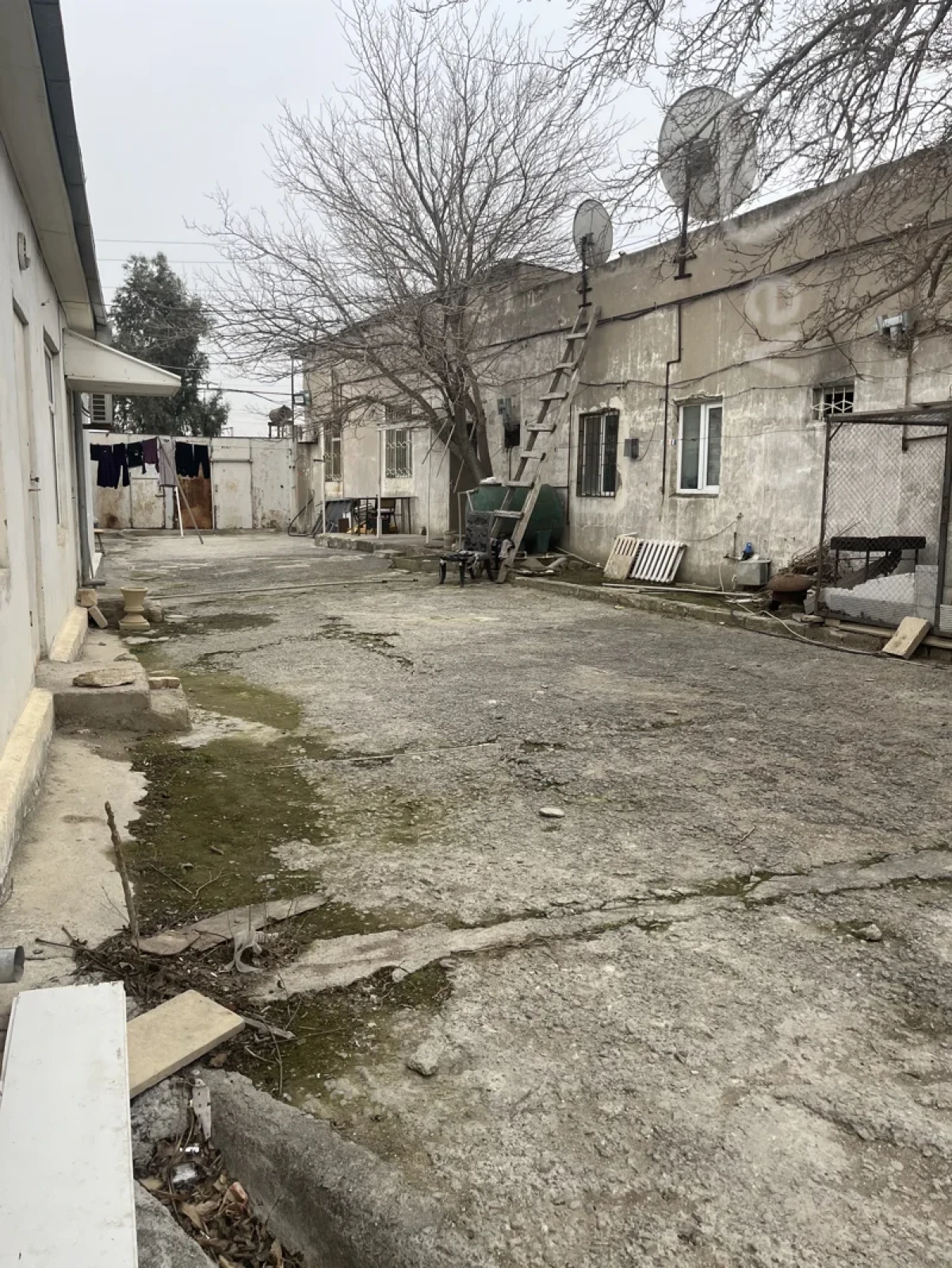 Satılır 15 otaqlı həyət evi 650 m²
