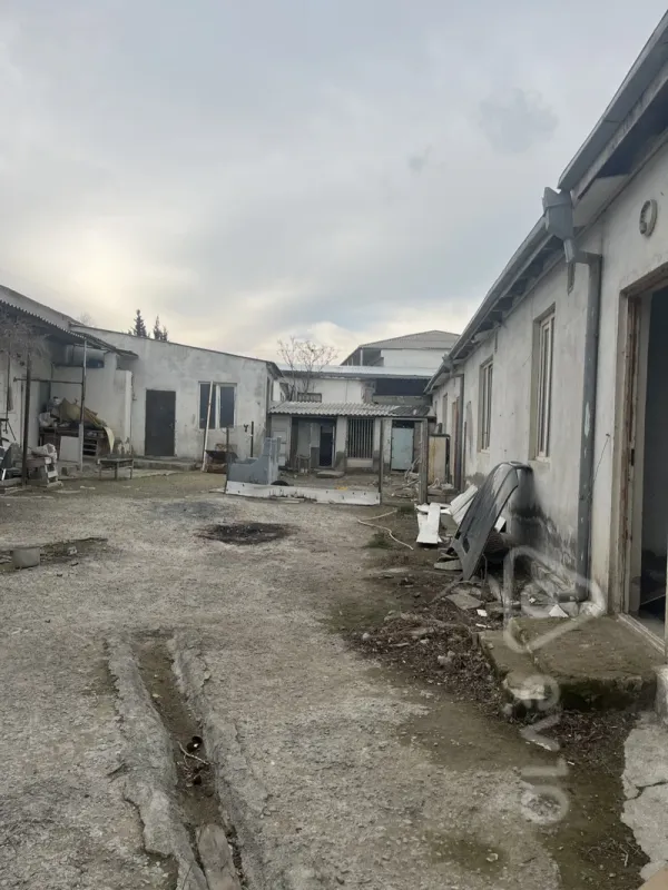 Satılır 15 otaqlı həyət evi 650 m²