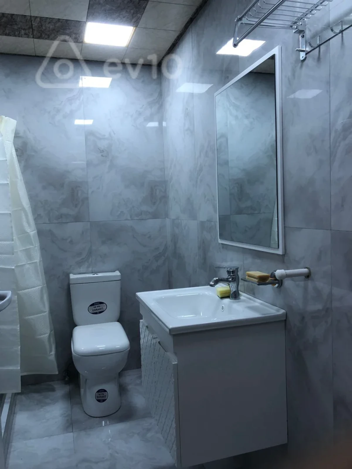 Kirayə verilir 2 otaqlı yeni tikili 65 m²