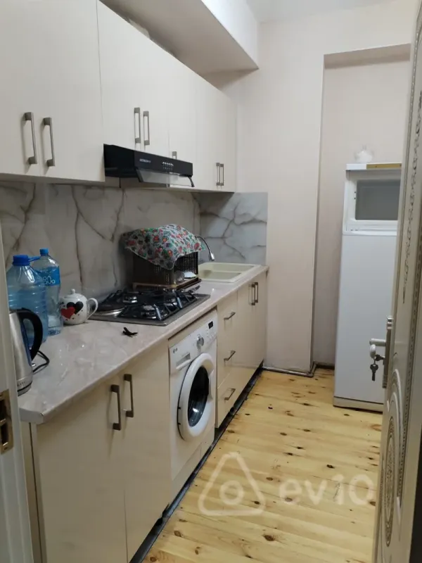 Kirayə verilir 2 otaqlı yeni tikili 65 m²