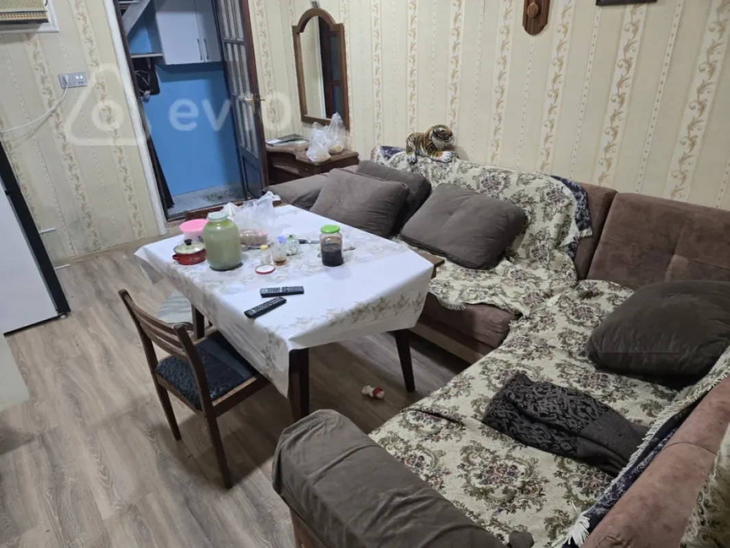 Kirayə verilir 2 otaqlı köhnə tikili 60 m²