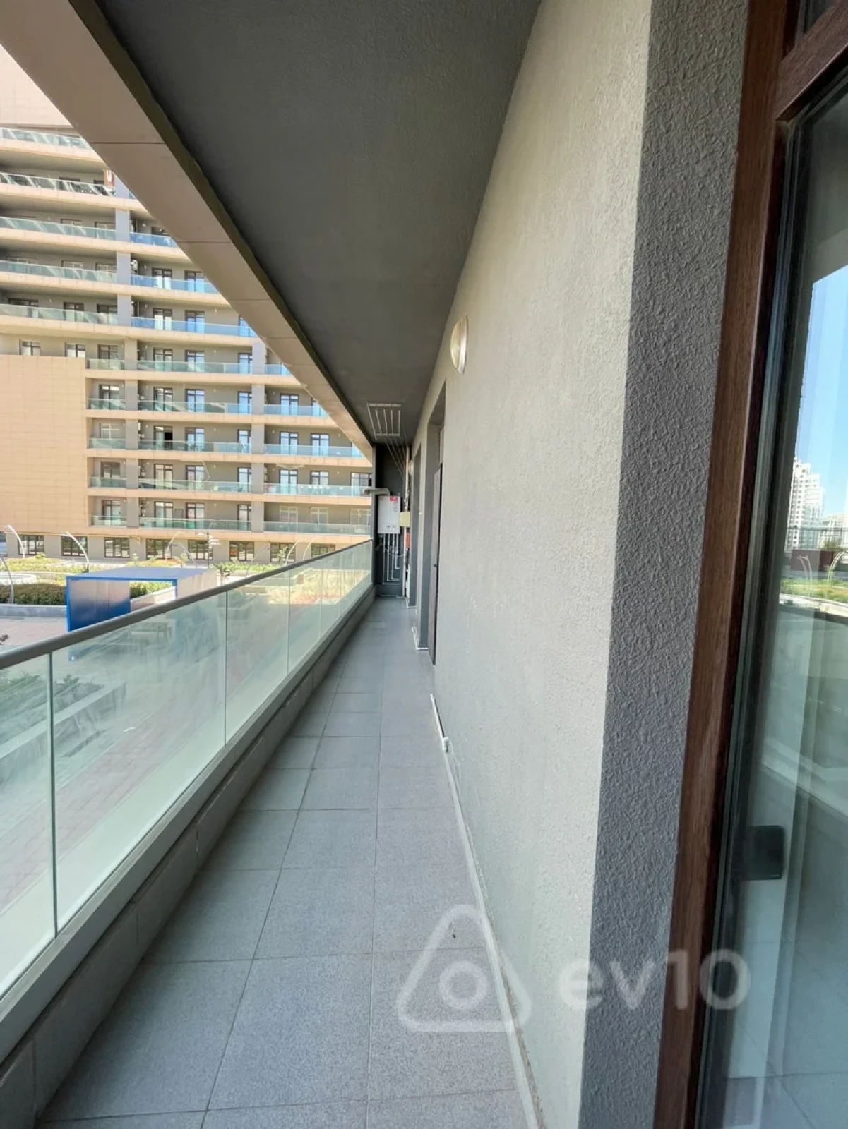 Kirayə verilir 2 otaqlı yeni tikili 98 m²