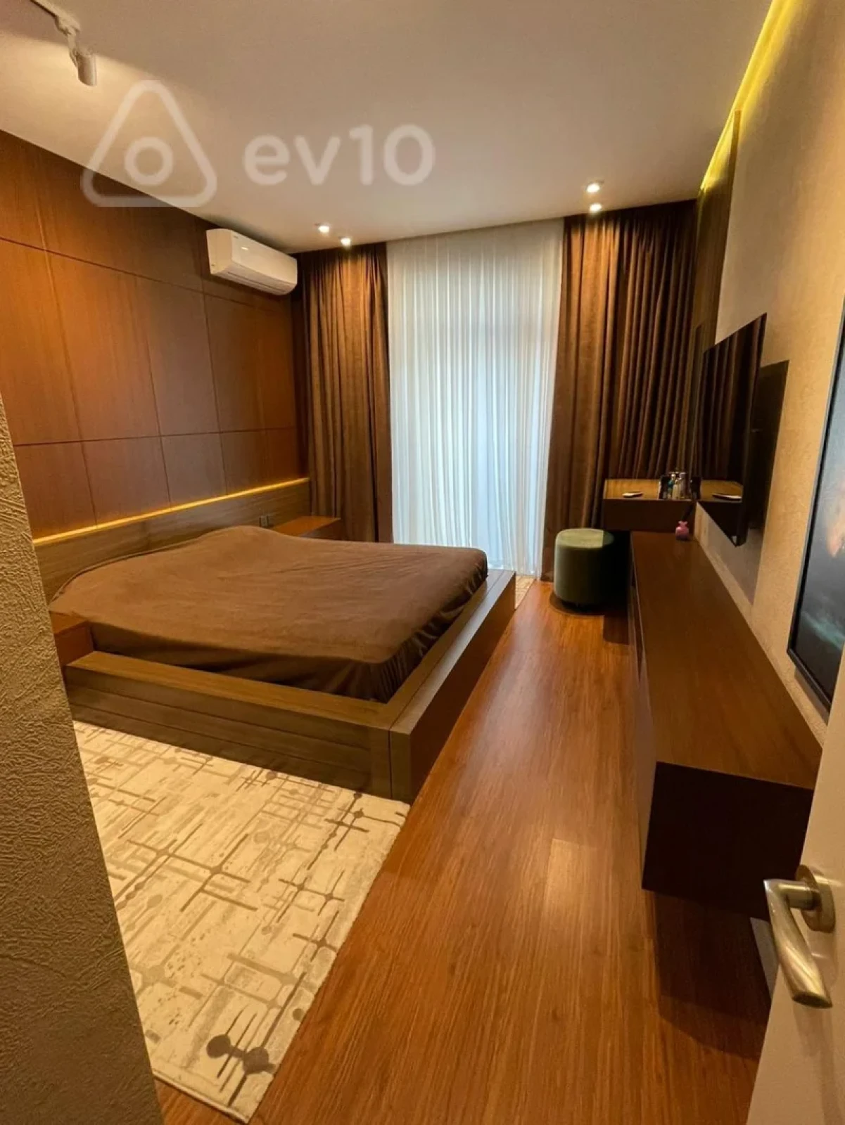 Kirayə verilir 2 otaqlı yeni tikili 98 m²