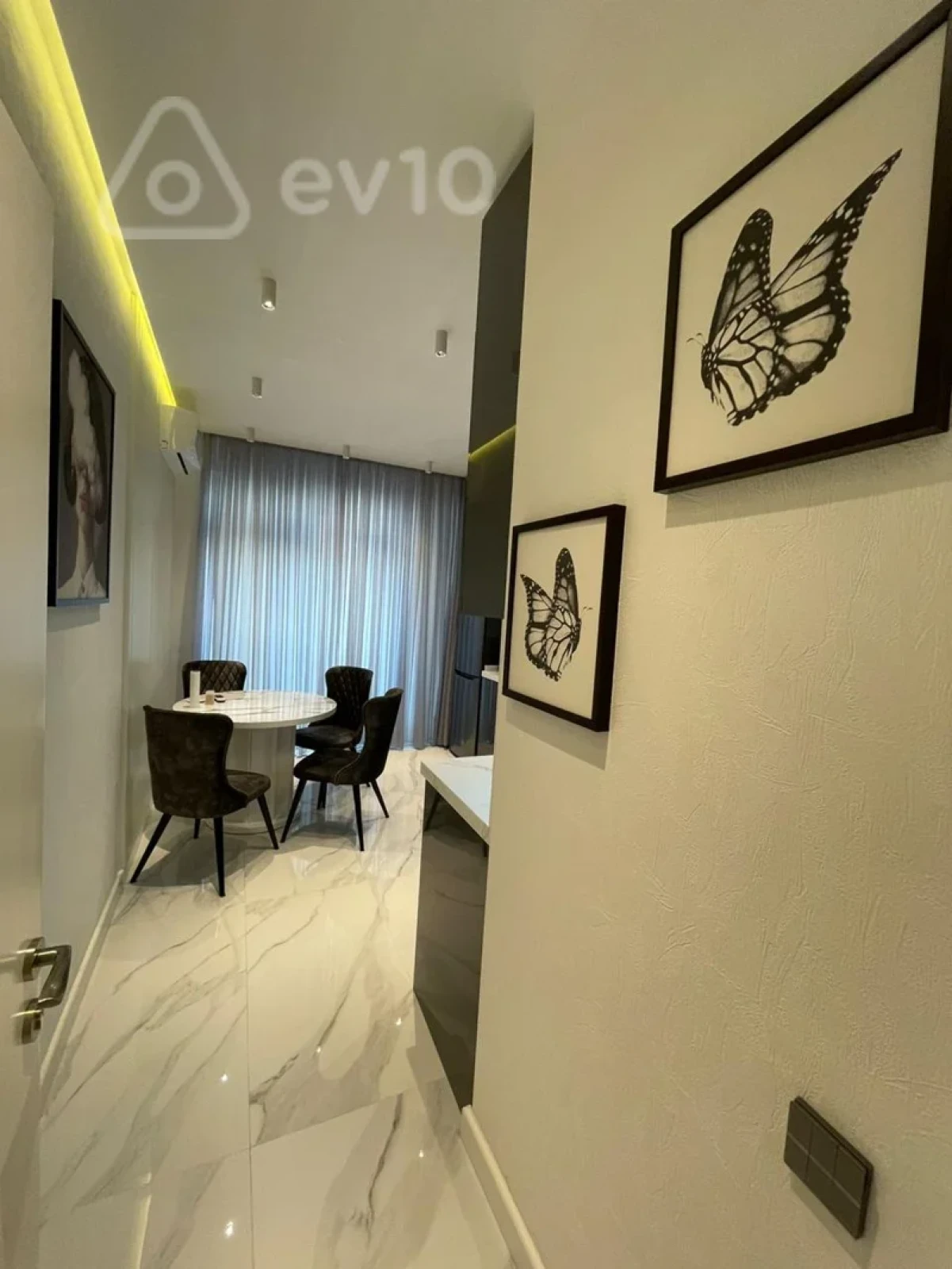 Kirayə verilir 2 otaqlı yeni tikili 98 m²