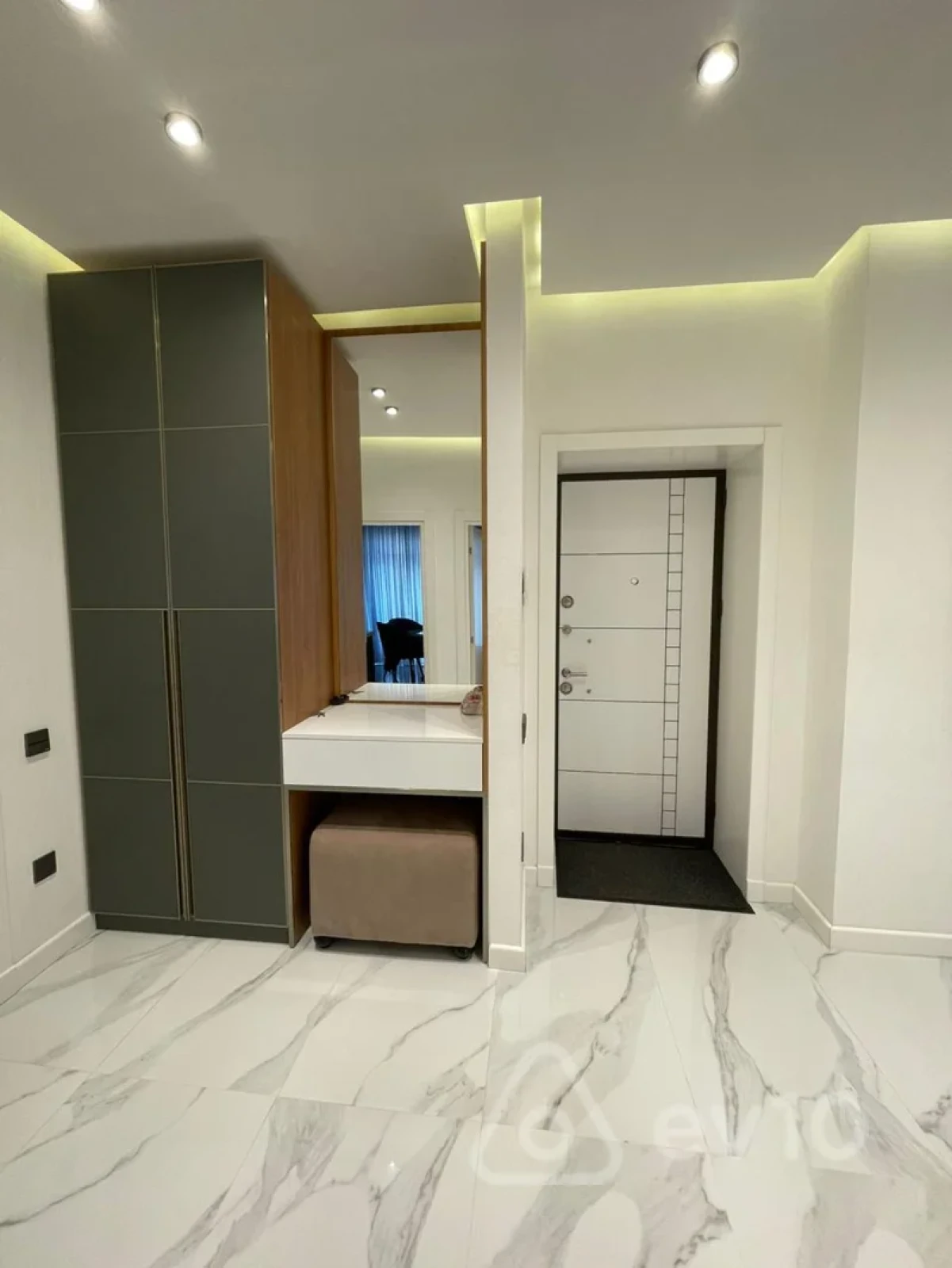Kirayə verilir 2 otaqlı yeni tikili 98 m²