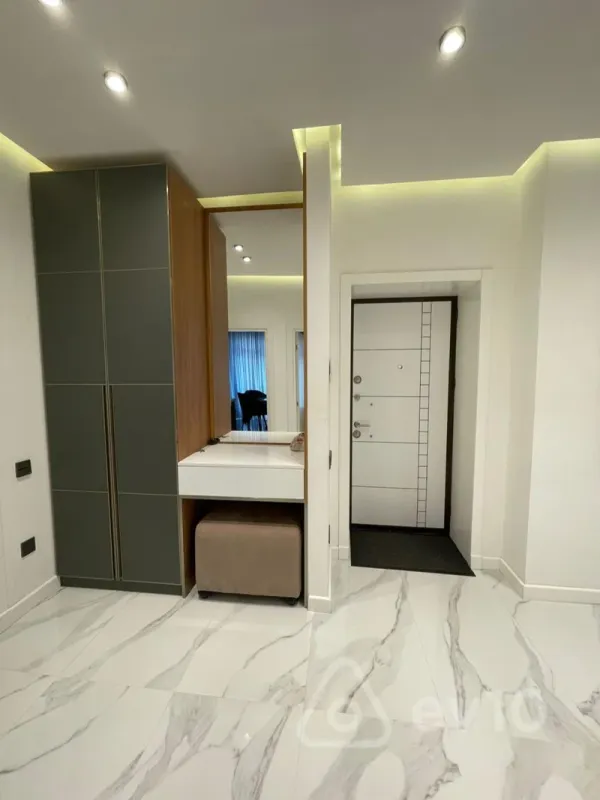 Kirayə verilir 2 otaqlı yeni tikili 98 m²