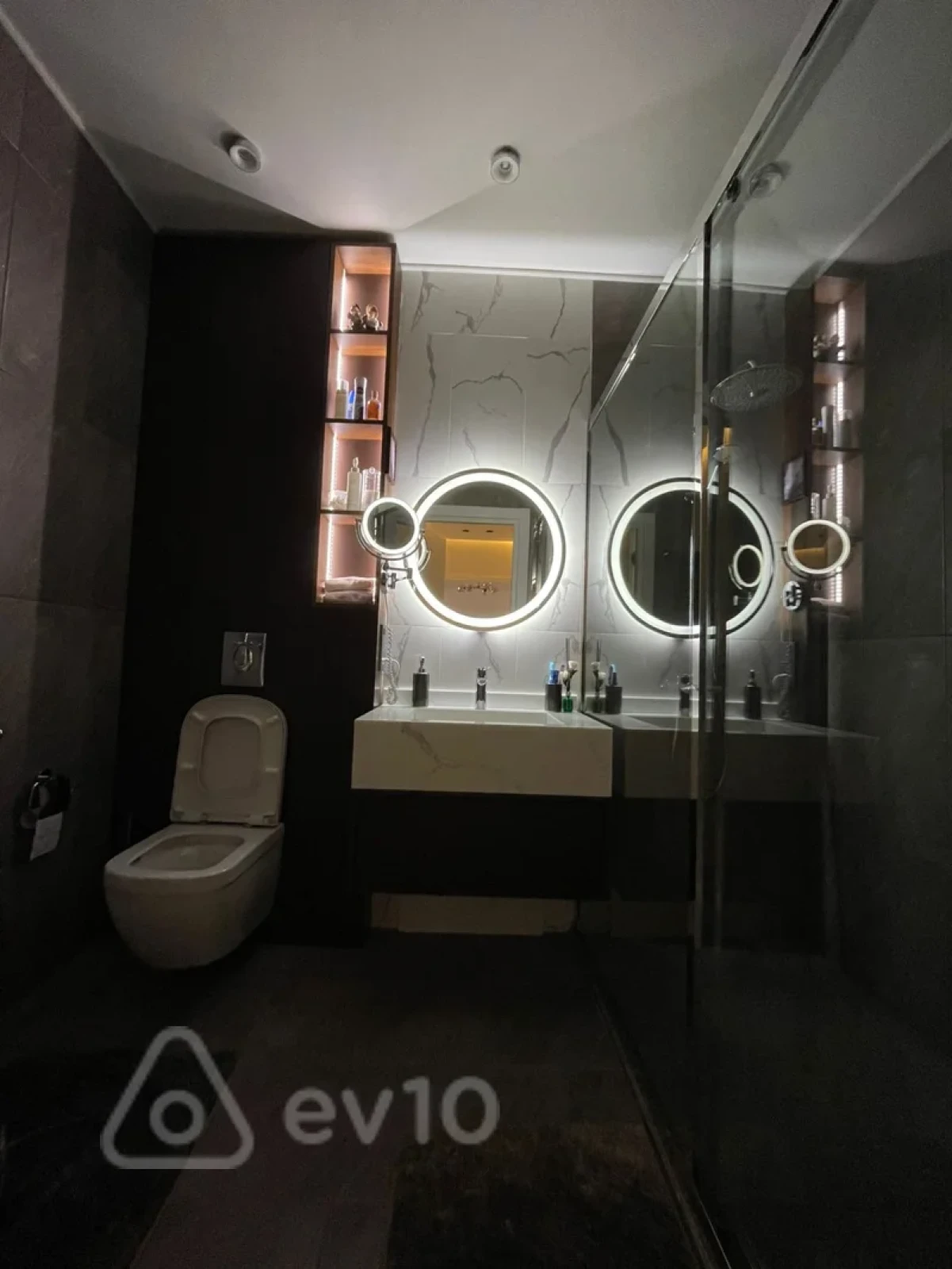 Kirayə verilir 2 otaqlı yeni tikili 98 m²