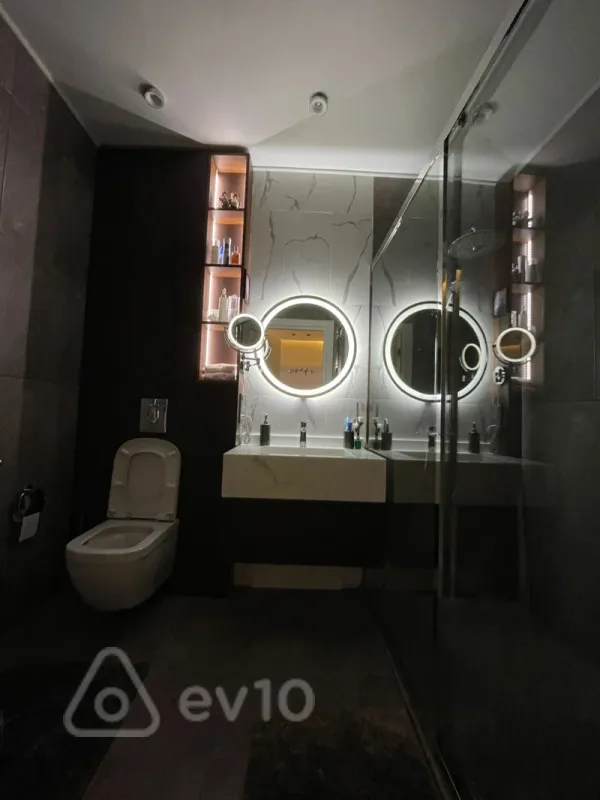 Kirayə verilir 2 otaqlı yeni tikili 98 m²