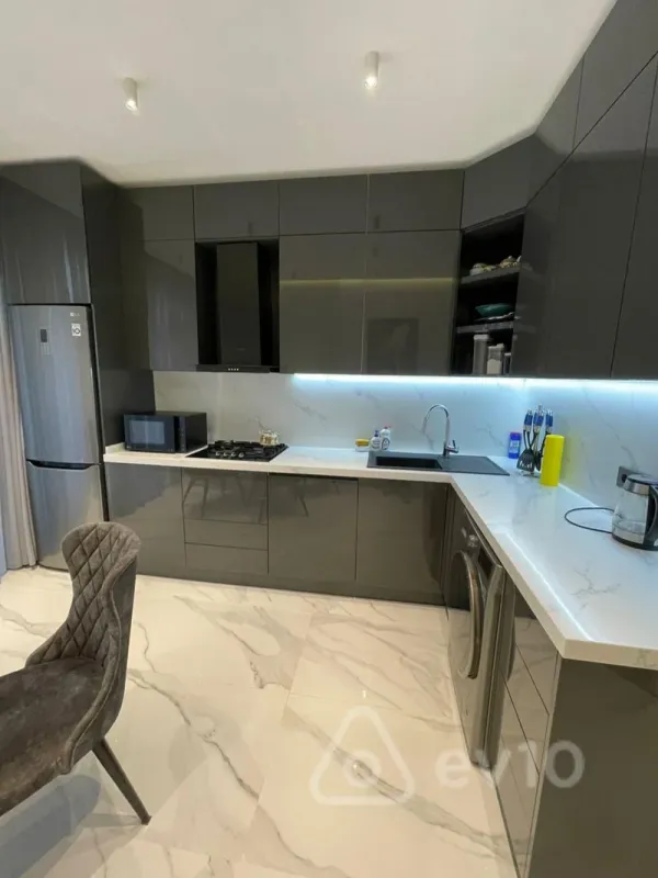 Kirayə verilir 2 otaqlı yeni tikili 98 m²