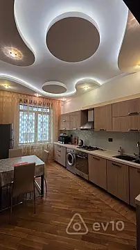 Kirayə verilir 3 otaqlı yeni tikili 148 m²