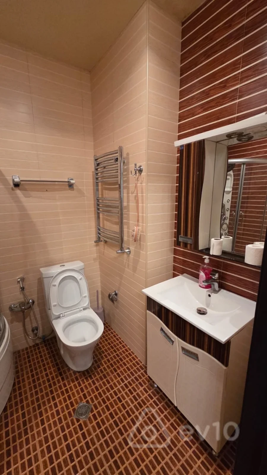 Kirayə verilir 3 otaqlı yeni tikili 148 m²