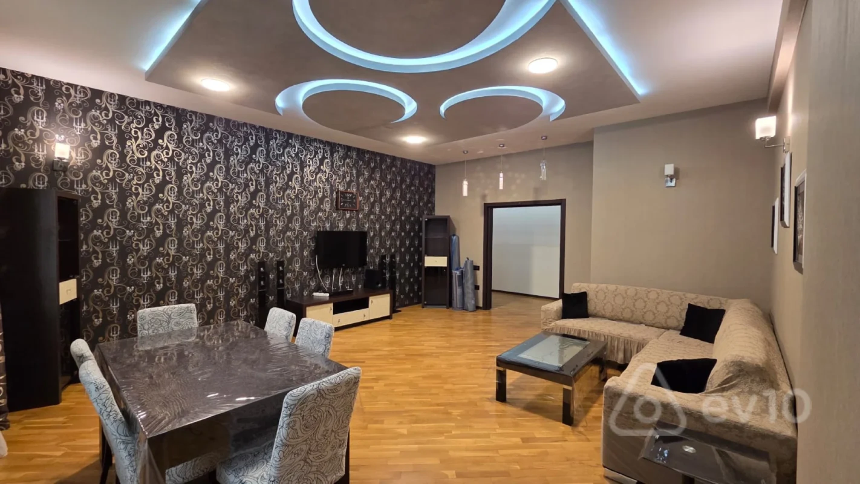 Kirayə verilir 3 otaqlı yeni tikili 148 m²
