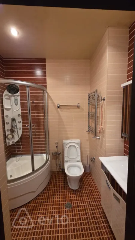 Kirayə verilir 3 otaqlı yeni tikili 148 m²