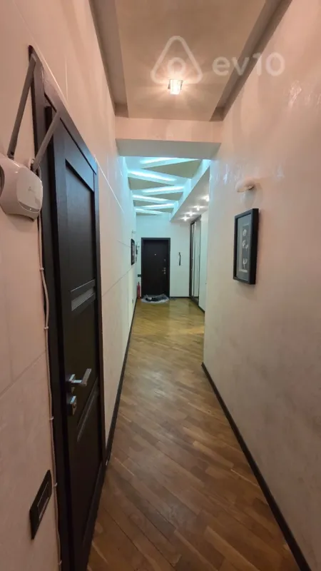 Kirayə verilir 3 otaqlı yeni tikili 148 m²