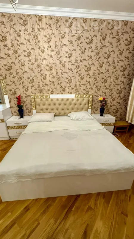 Kirayə verilir 3 otaqlı yeni tikili 134 m²