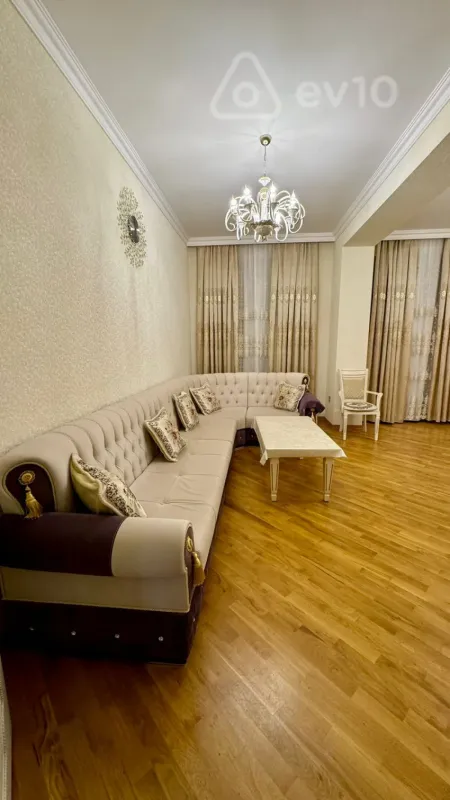 Kirayə verilir 3 otaqlı yeni tikili 134 m²