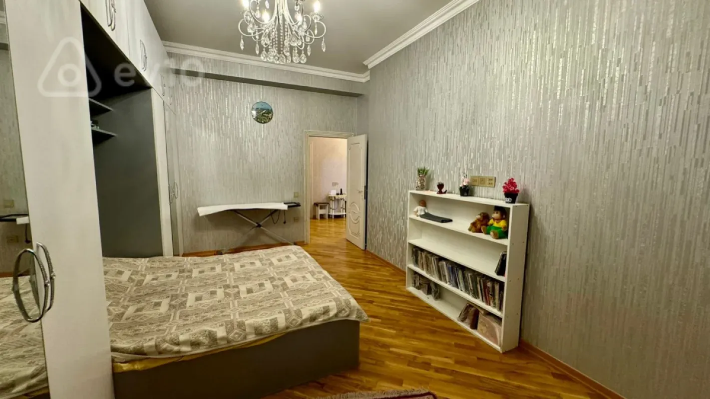 Kirayə verilir 3 otaqlı yeni tikili 134 m²