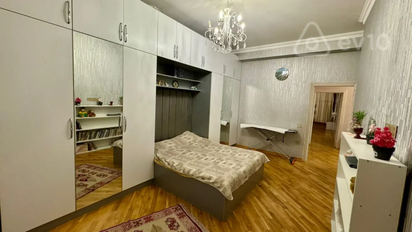 Kirayə verilir 3 otaqlı yeni tikili 134 m²