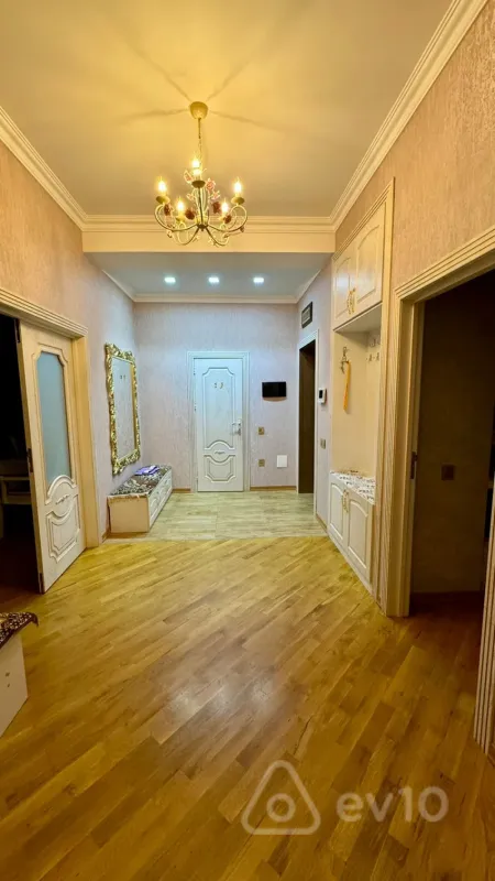 Kirayə verilir 3 otaqlı yeni tikili 134 m²