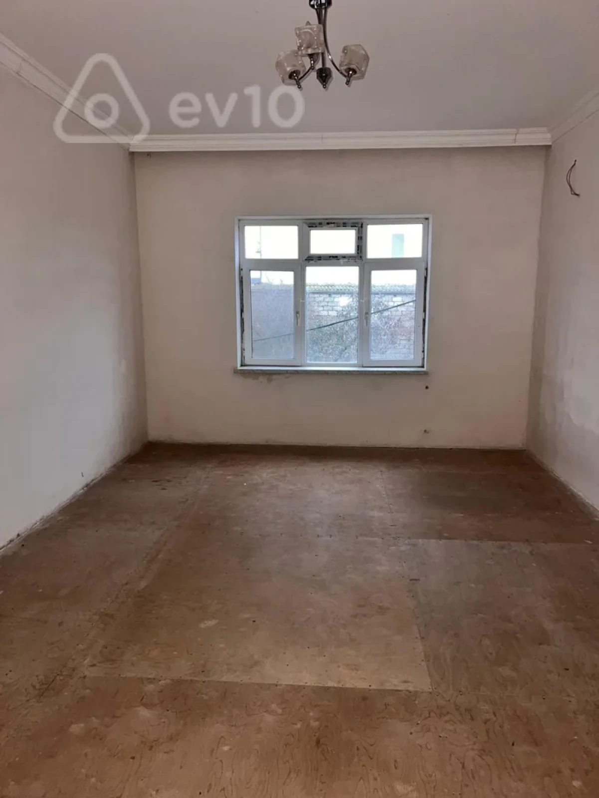 Satılır 3 otaqlı həyət evi 5 m²