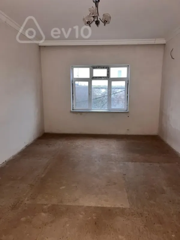 Satılır 3 otaqlı həyət evi 5 m²