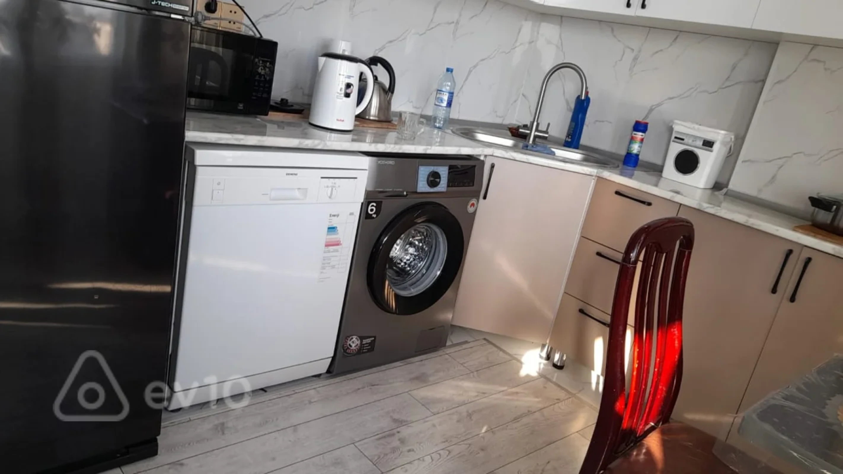 Kirayə verilir 2 otaqlı yeni tikili 65 m²