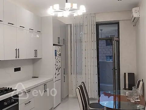 Kirayə verilir 3 otaqlı yeni tikili 104 m²