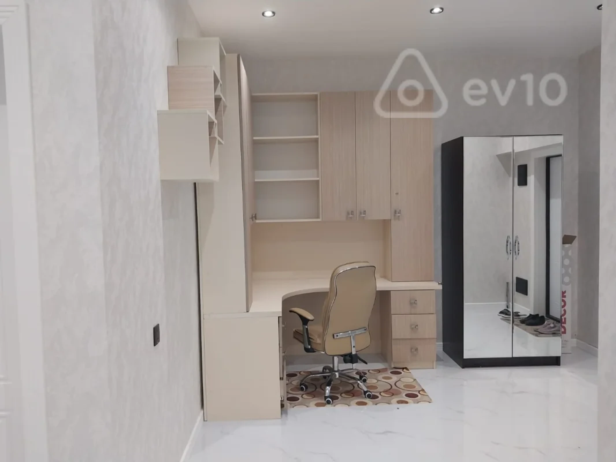 Kirayə verilir 3 otaqlı yeni tikili 104 m²