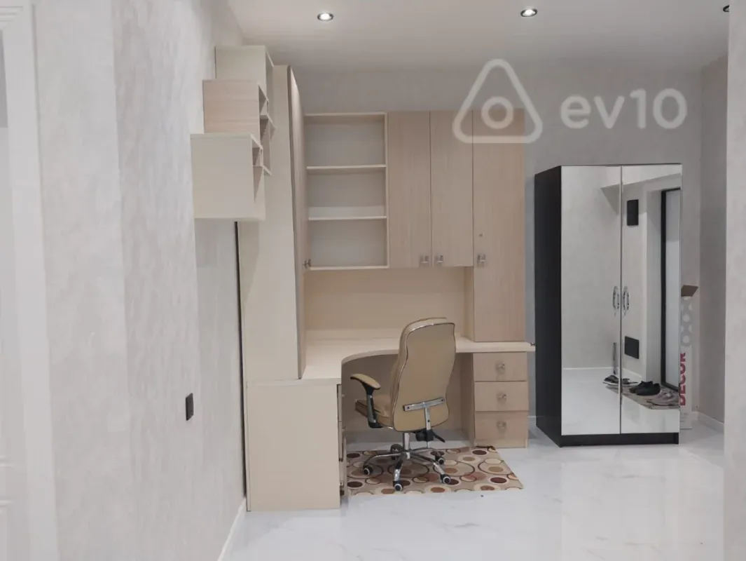 Kirayə verilir 3 otaqlı yeni tikili 104 m²