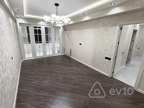 Satılır 3 otaqlı yeni tikili 84 m²