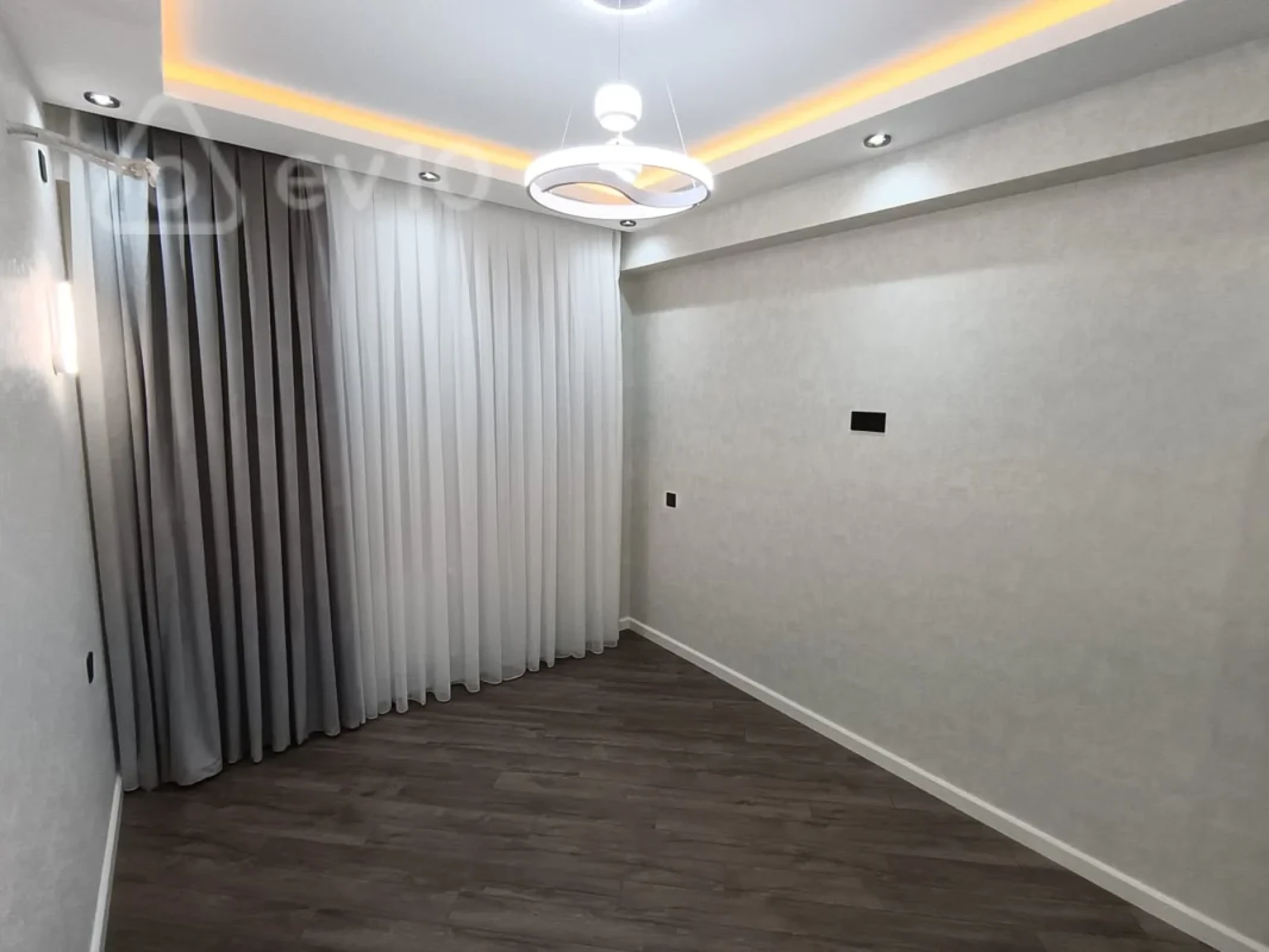 Satılır 3 otaqlı yeni tikili 84 m²