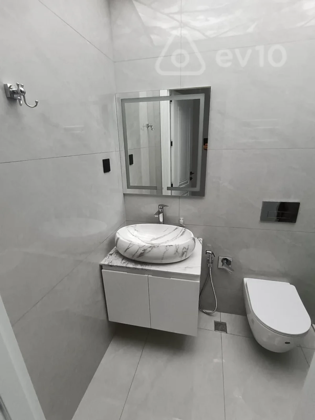Satılır 3 otaqlı yeni tikili 84 m²