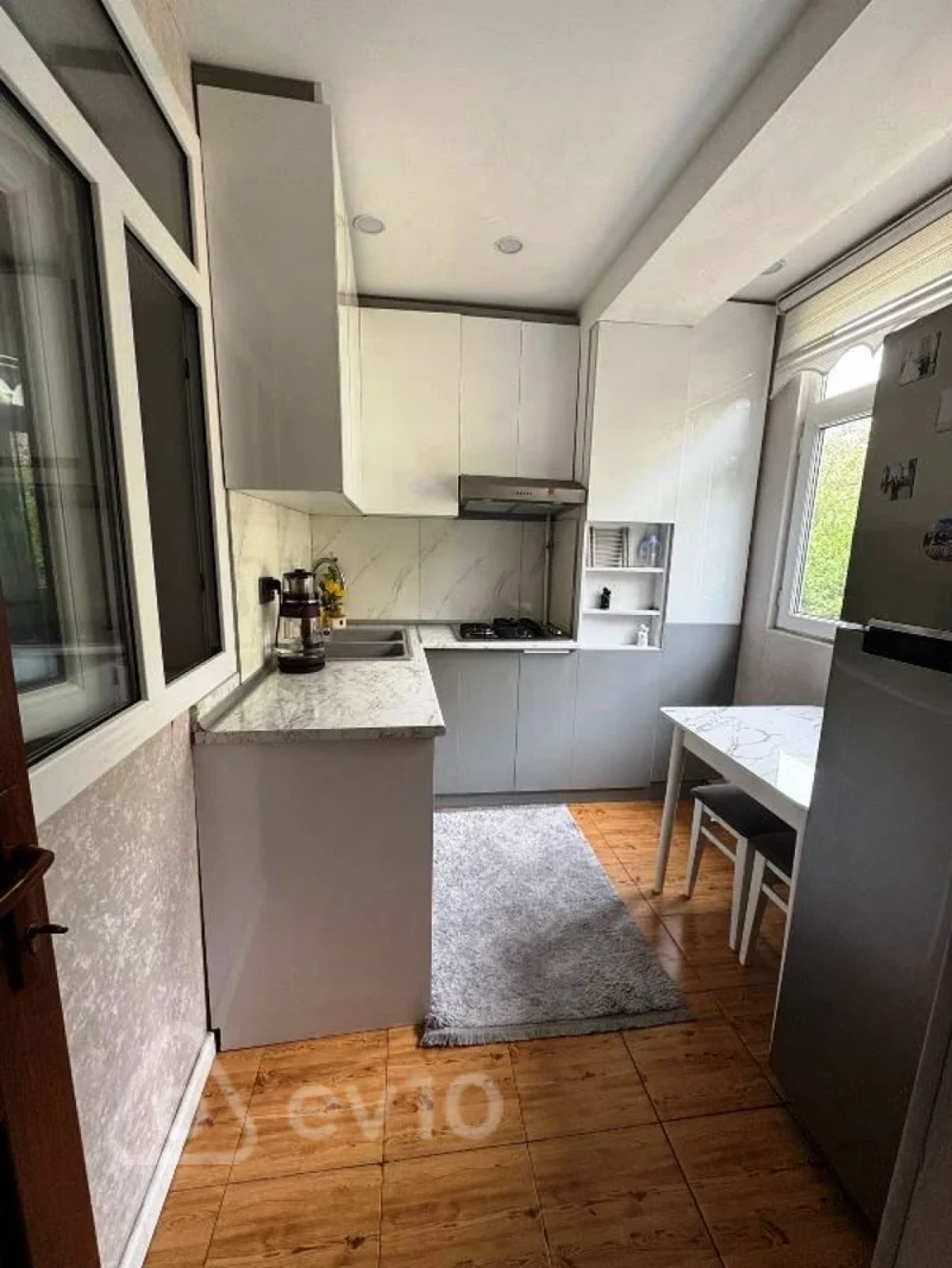 Satılır 3 otaqlı köhnə tikili 55 m²