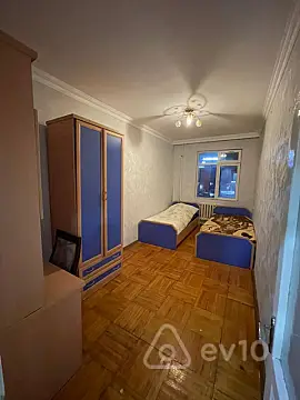 Kirayə verilir 3 otaqlı köhnə tikili 80 m²