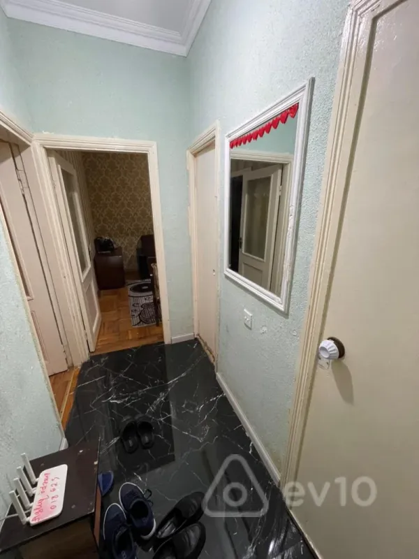 Kirayə verilir 3 otaqlı köhnə tikili 80 m²