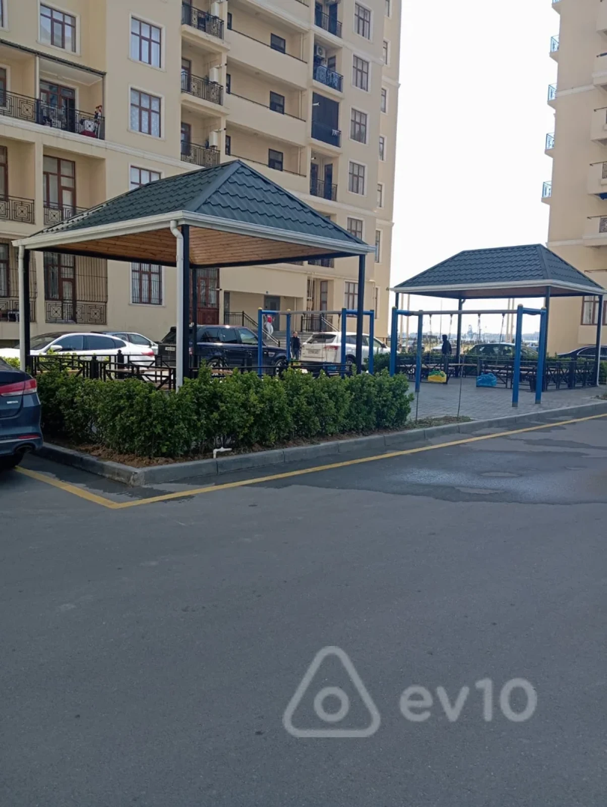 Kirayə verilir 2 otaqlı yeni tikili 79 m²